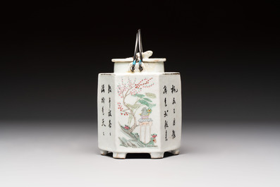 A Chinese famille rose covered 'Dragon' bowl and a teapot, Guangxu and Wang Yongshun 汪永順 mark, 19/20th C.