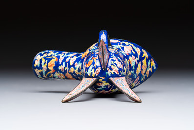 A Chinese Canton enamel tripod ritual wine vessel with bats and 'Shou' design, 'Jue 爵', 19th C.