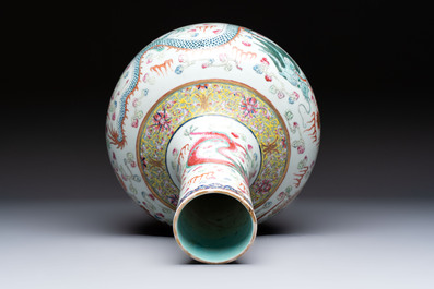 A Chinese famille rose 'Dragon and Phoenix' 'Tianqiuping' vase, 19/20th C.
