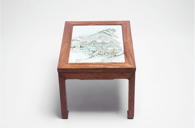 A Chinese qianjiang cai &lsquo;Mountainous Landscape&rsquo; plaque-inset hongmu low table , 19/20th C.