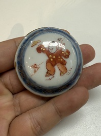 An extraordinary Chinese Imari-style oil lamp and cover, Kangxi/Yongzheng