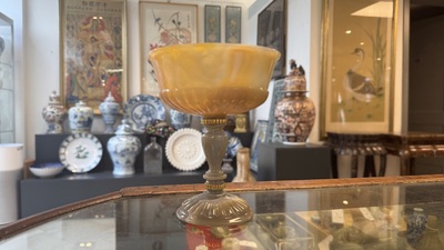 An 18kt gold-mounted carved agate goblet, France or Italy, 19/20th C.