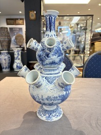 A blue and white Dutch Delft tulip vase, 19th C.