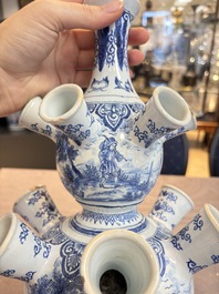 A blue and white Dutch Delft tulip vase, 19th C.
