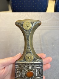 A jambiya-style dagger or 'Asib' with horn hilt and silver-plated mounts, Yemen, 19th C.