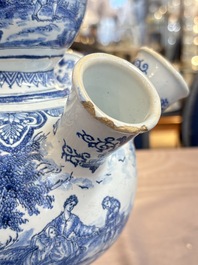 A blue and white Dutch Delft tulip vase, 19th C.