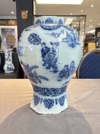 A blue and white Dutch Delft Transitional style chinoiserie vase, late 17th C.