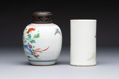A Chinese famille rose 'Peony' jar and a 'Rooster' brush pot, Tongzhi mark, 18/19th C.