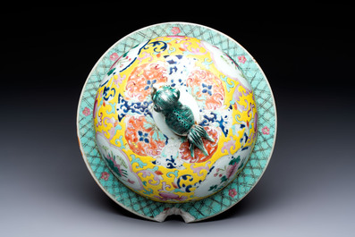 A large Chinese famille rose vase with lion-form handles and cover, 19th C.