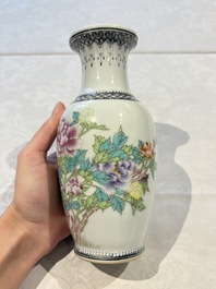 31 Chinese famille rose vases, Qianlong and Jingdezhen marks, 20th C.