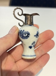 18 Chinese blue and white wares, Kangxi and later