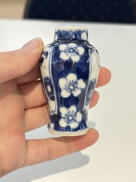 18 Chinese blue and white wares, Kangxi and later