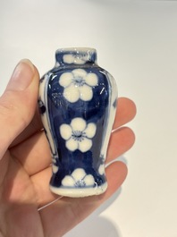 18 Chinese blue and white wares, Kangxi and later