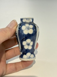18 Chinese blue and white wares, Kangxi and later