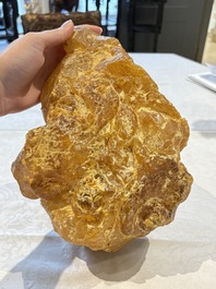 A large lump of copal or amber, 4220 grams