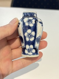 18 Chinese blue and white wares, Kangxi and later