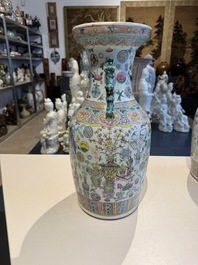 Three Chinese famille rose 'antiquities' vases, 19th C.