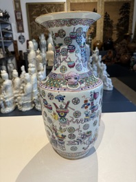 Three Chinese famille rose 'antiquities' vases, 19th C.