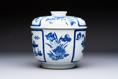 A Chinese blue and white 'Antiquities' bowl and cover, Kangxi