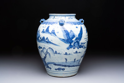 A Chinese blue and white 'Mountainous Landscape' vase with four lion-form handles, 16/17th C.