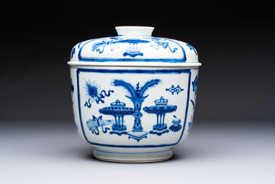 A Chinese blue and white 'Antiquities' bowl and cover, Kangxi