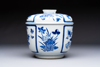 A Chinese blue and white 'Antiquities' bowl and cover, Kangxi