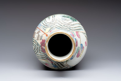 A fine Chinese famille rose 'Ode to the Red Cliff' vase, Hongwu mark, Daoguang