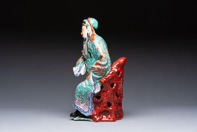 A Chinese famille rose figure of Guandi, 19/20th C.