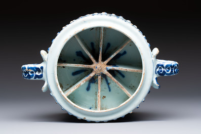 A rare blue and white Dutch Delft chinoiserie spice box, 17th C.