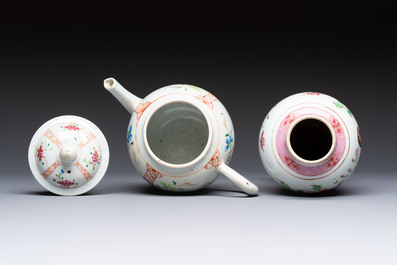 A Chinese famille rose 'Rooster' vase and a covered teapot with floral design, Qianlong
