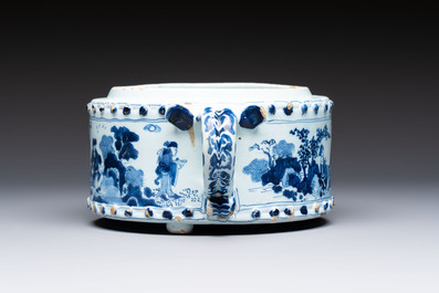 A rare blue and white Dutch Delft chinoiserie spice box, 17th C.