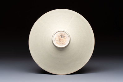 A Chinese qingbai tea bowl with incised floral design, 20th C.