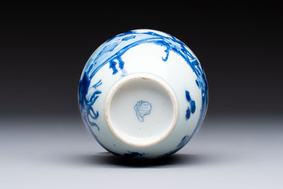 A Chinese blue and white tea caddy with figural design, artemisia leaf mark, Kangxi