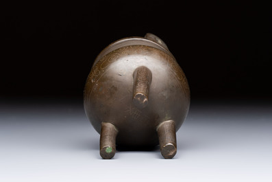 A Chinese silver-inlaid bronze tripod censer with clouds design, 19th C.