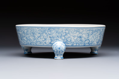A Chinese blue and white narcissus basin, Yongzheng mark, 20th C.