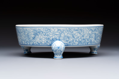 A Chinese blue and white narcissus basin, Yongzheng mark, 20th C.