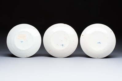 Nine polychrome Dutch Delft 'Lightning' plates, 17/18th C.