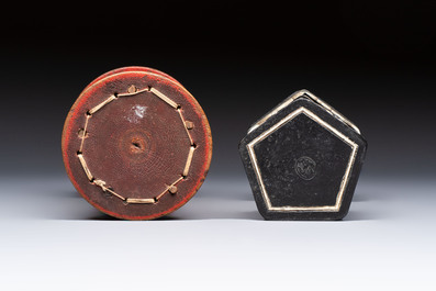 A wrought iron and a wooden hour glass, Germany and Italy, 19/20th C.