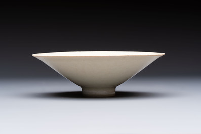 A Chinese qingbai tea bowl with incised floral design, 20th C.