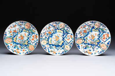 Nine polychrome Dutch Delft 'Lightning' plates, 17/18th C.