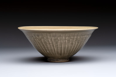 A fine Chinese Yaozhou 'Chrysanthemum' bowl, Northern Song