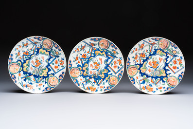 Nine polychrome Dutch Delft 'Lightning' plates, 17/18th C.