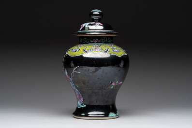 Two Chinese famille rose Milefo Buddhas and a famille rose black-ground covered vase, Zhu Mao Ji 朱茂記造 and Kangxi marks, 19/20th C.