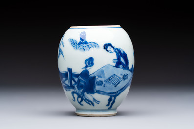 A Chinese blue and white tea caddy with figural design, artemisia leaf mark, Kangxi