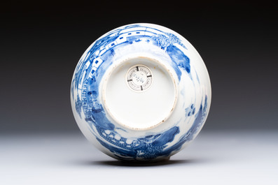 A set of 12 Chinese blue and white 'Landscape' bowls and saucers, Qianlong/Jiaqing