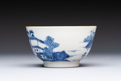 A set of 12 Chinese blue and white 'Landscape' bowls and saucers, Qianlong/Jiaqing