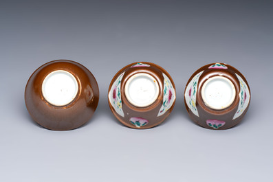 A varied collection of 18 Chinese famille rose, blue and white wares, 18/19th C.