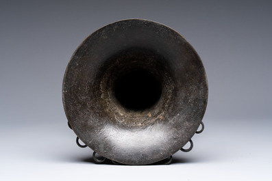 A Chinese archaistic bronze 'Zun' vase with 99 rings, 18/19th C.