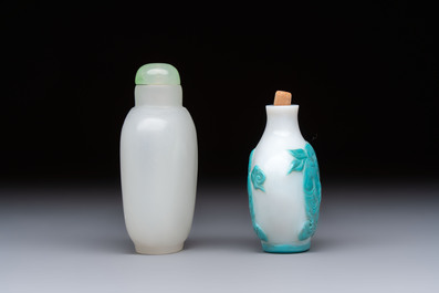 A Chinese turquoise-overlay white glass 'Fushou 福壽' snuff bottle and a glass imitating jade snuff bottle, Qianlong mark, 19th C.