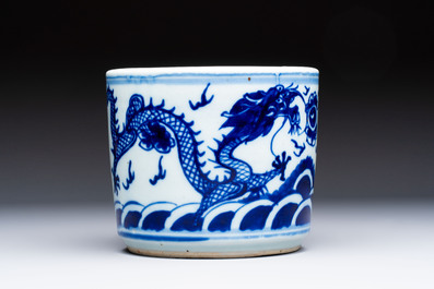 A varied collection of nine Chinese blue, white and famille rose wares, Kangxi and later